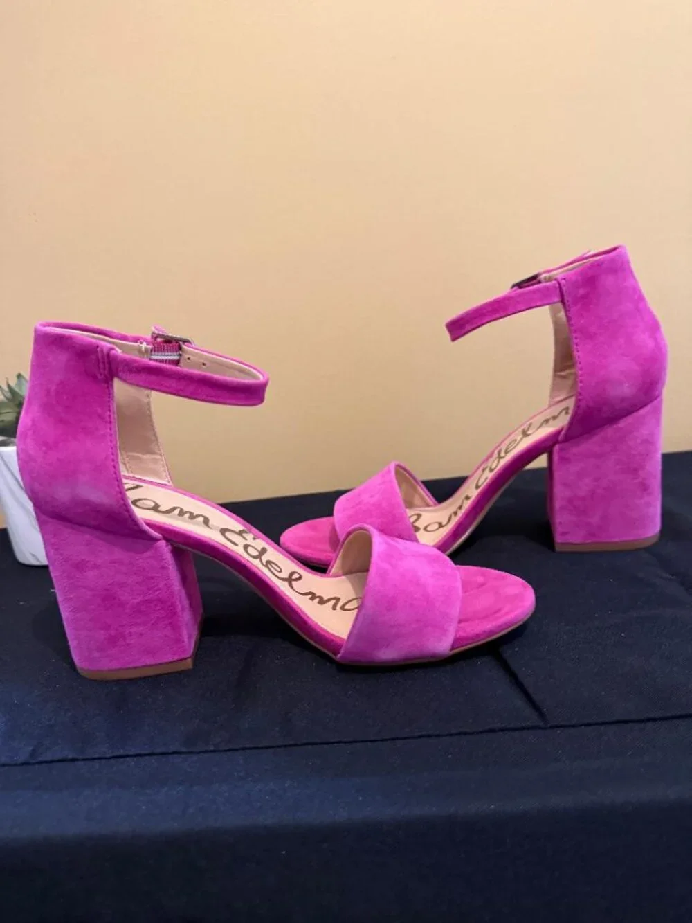 Sam Edelman Fuchsia Suede Block Heel Ankle Strap Sandals Size 6 EUC - Picture 5 of 15
